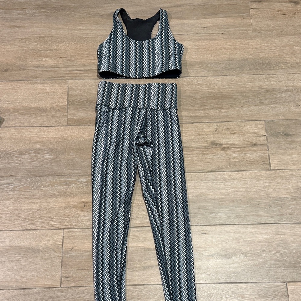 Terez Black and White Zigzag Leggings Set